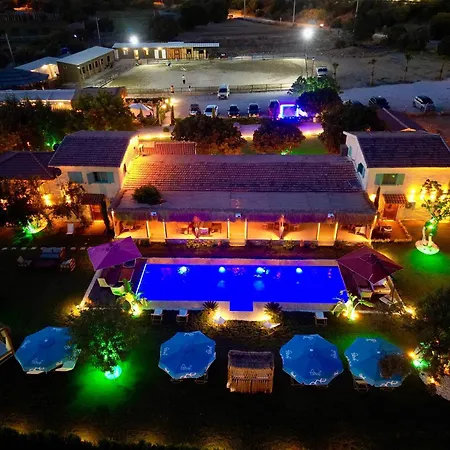 Ride And فندق Çeşme